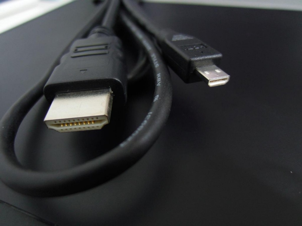 HDMI miniケーブル　コード